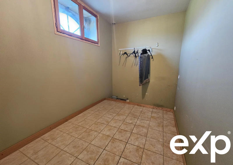 Maison - 243 m² - 9 pièces