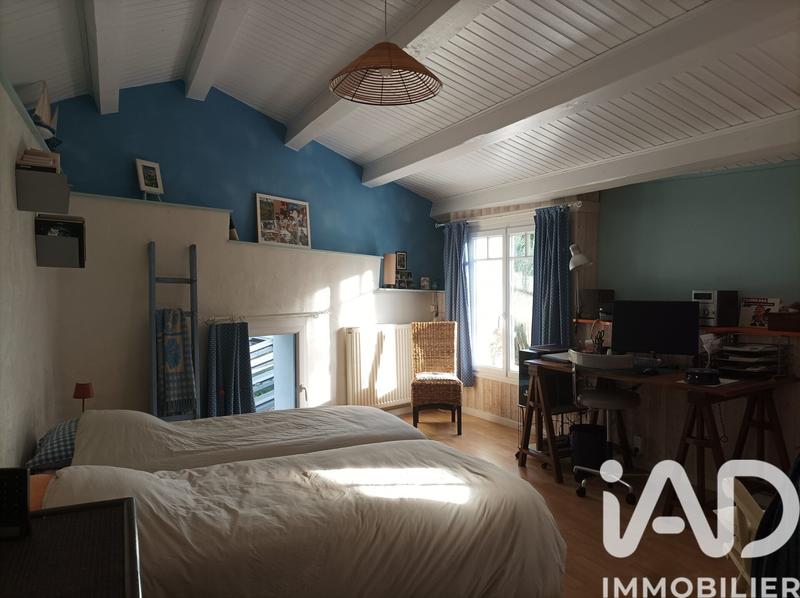 Maison - 220 m² - 8 pièces