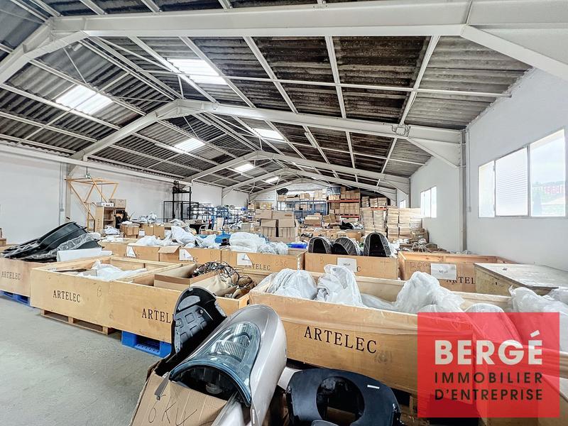 Entrepôt - 1 800 m²