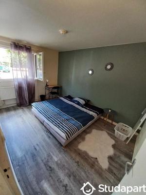 Chambre - 10 m² - 1 pièce