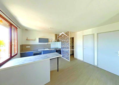 Maison - 93 m² - 4 pièces