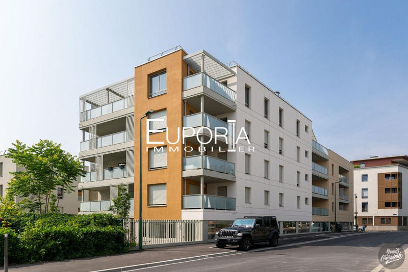 Appartement - 107 m² - 4 pièces