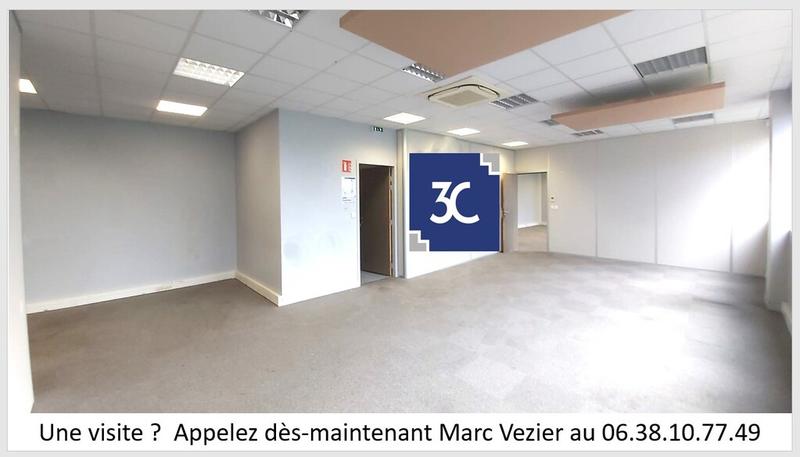 Entrepôt - 1 593 m²