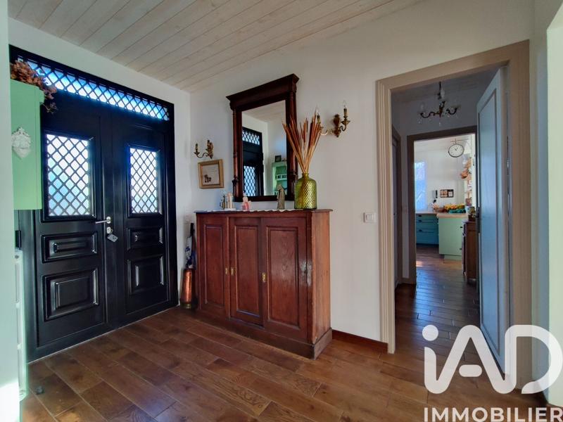 Maison - 242 m² - 8 pièces