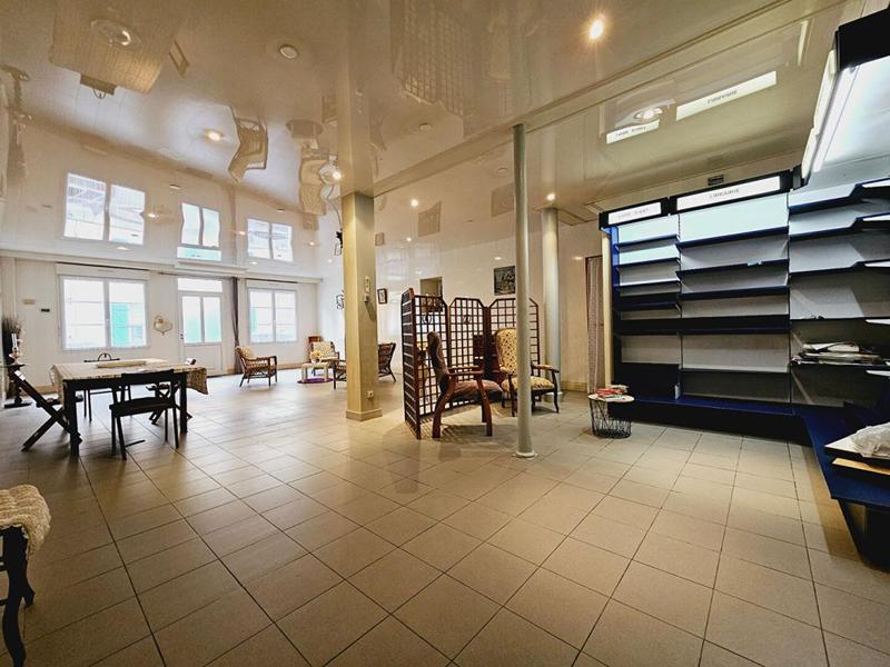 Maison - 208 m² - 6 pièces