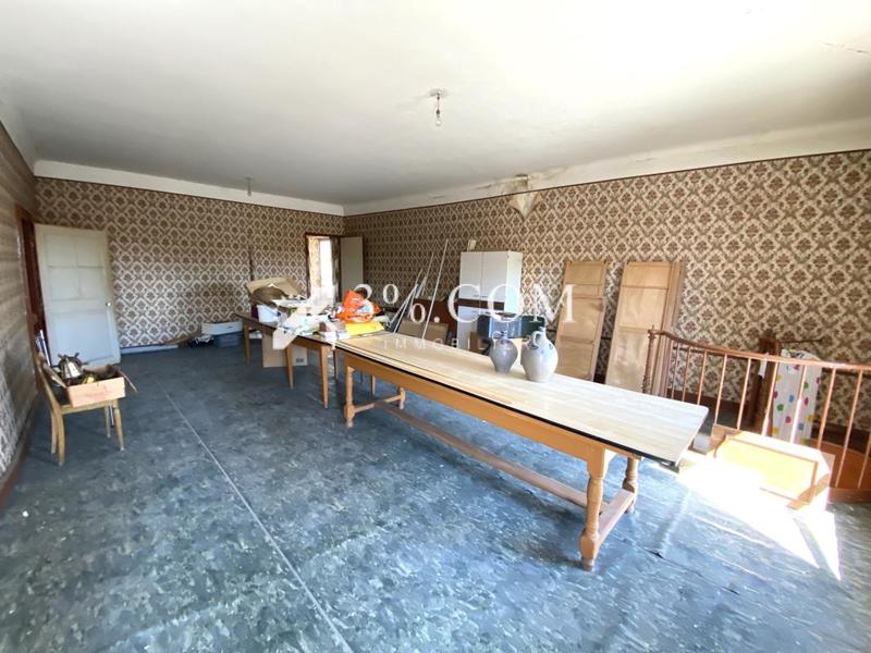 Maison - 220 m² - 7 pièces