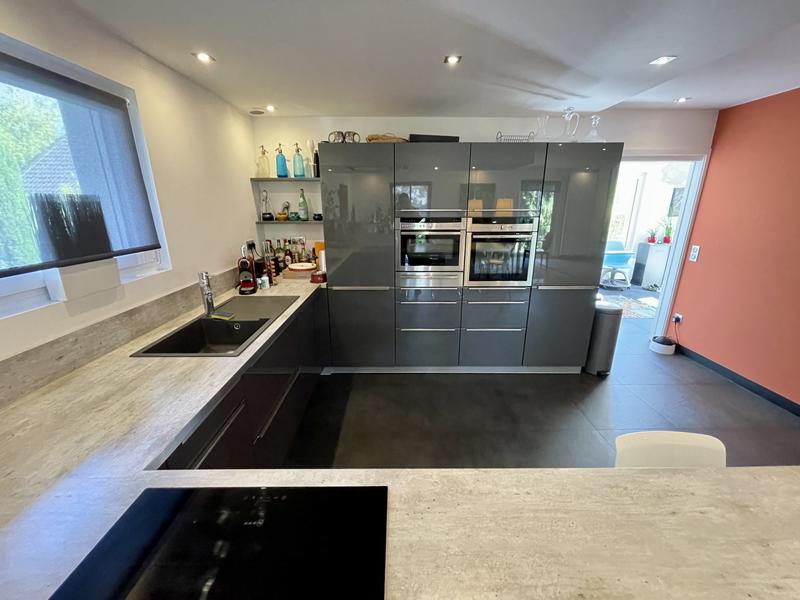 Maison contemporaine - 367 m² - 6 pièces