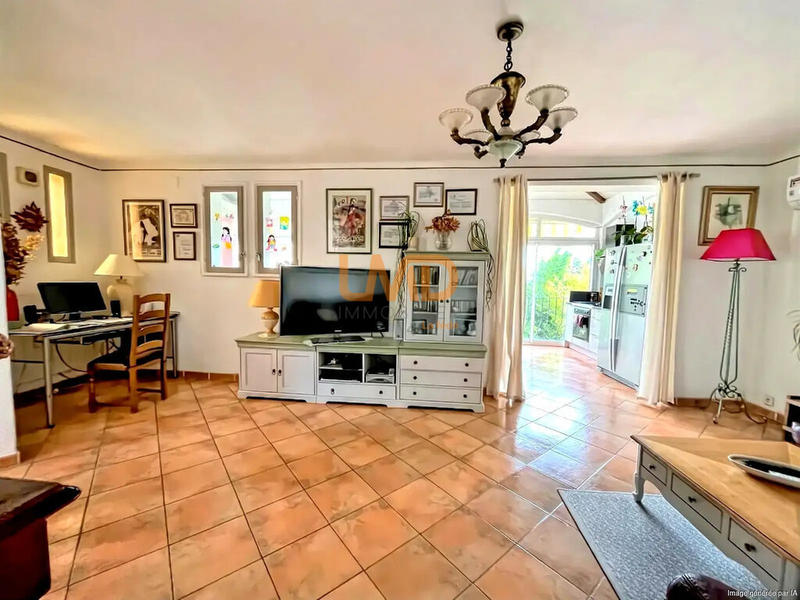 Maison - 160 m² - 8 pièces