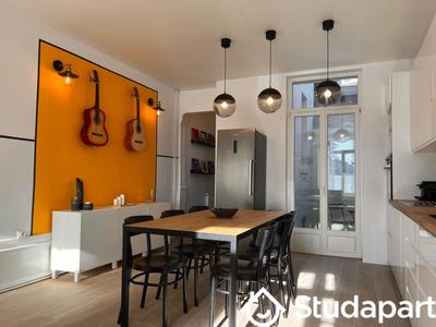 Chambre - 11 m² - 1 pièce