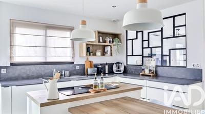 Maison - 140 m² - 5 pièces