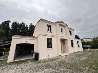 Maison - 180 m² - 5 pièces