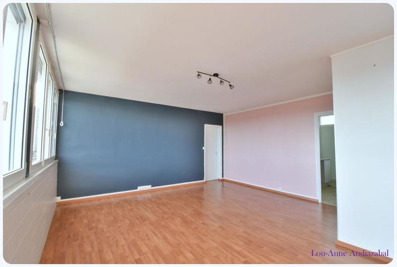 Appartement - 89 m² - 5 pièces