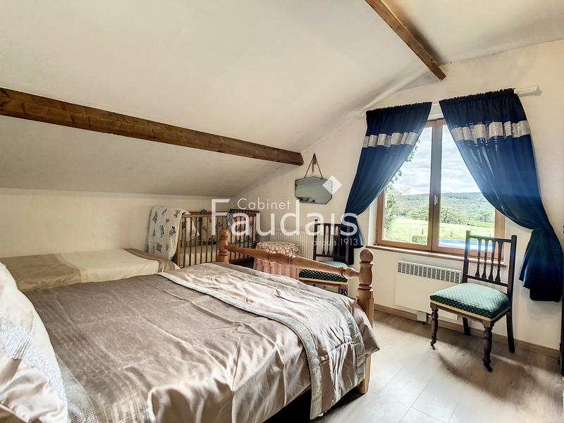 Propriété - 200 m² - 10 pièces