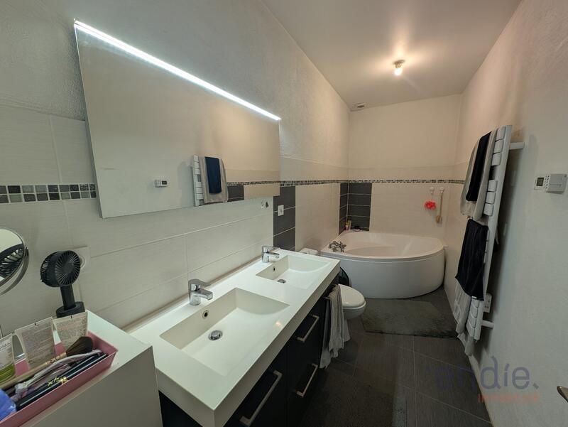 Maison - 180 m² - 7 pièces