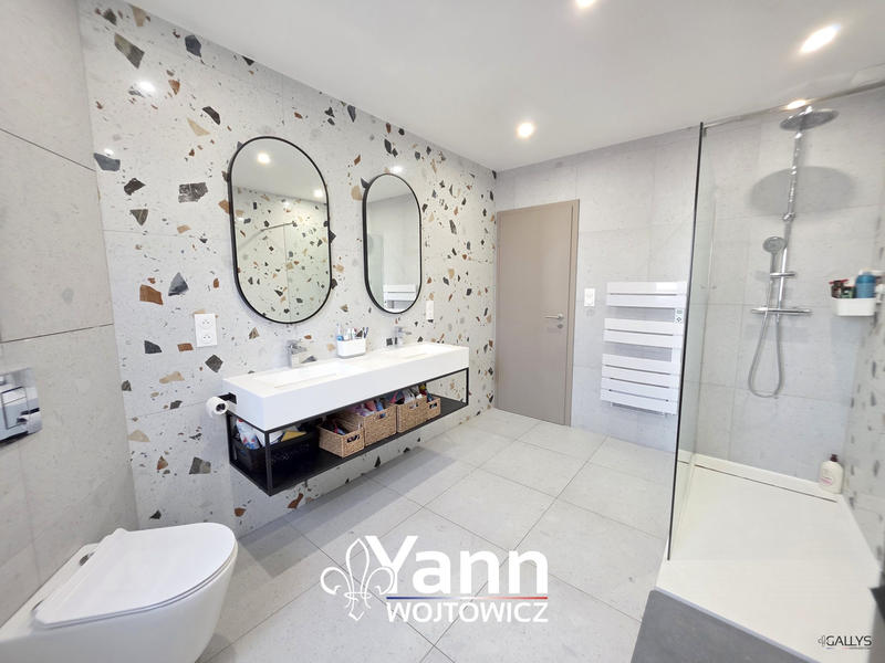 Maison - 126 m² - 5 pièces