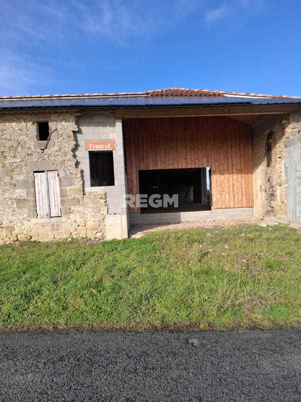 Maison - 260 m² - 1 pièce