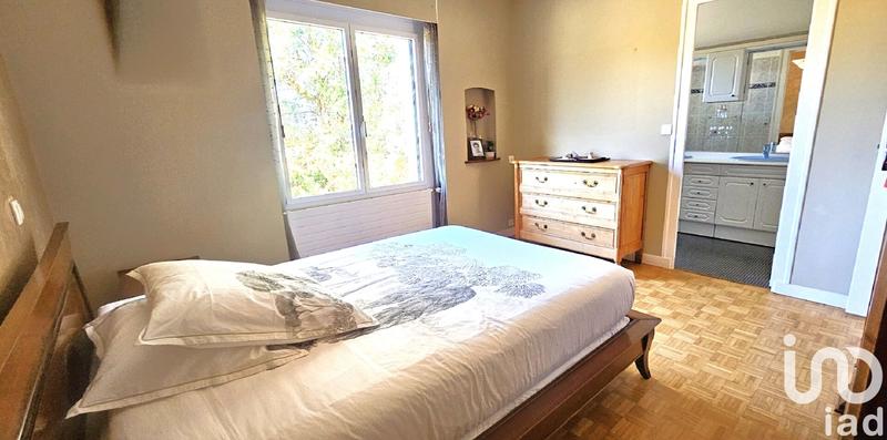 Maison - 284 m² - 9 pièces