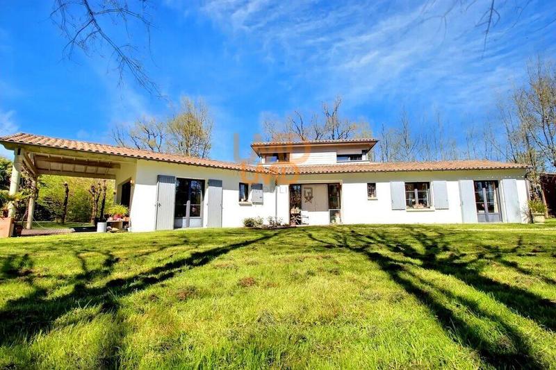 Maison - 173 m² - 8 pièces