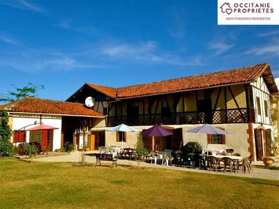 Propriété - 460 m² - 22 pièces