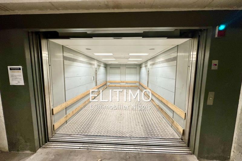 Parking / Garage - 14 m²