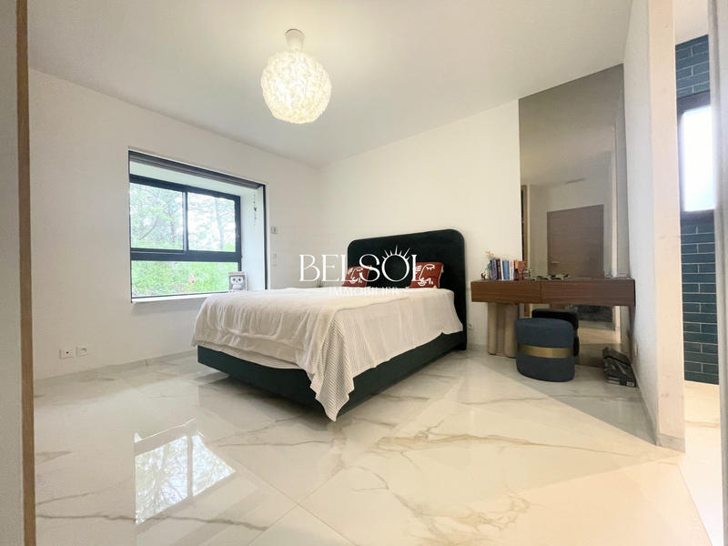 Villa - 216 m² - 7 pièces