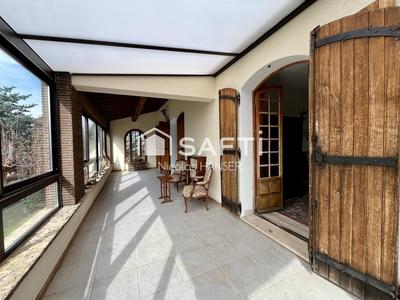 Maison - 281 m² - 8 pièces