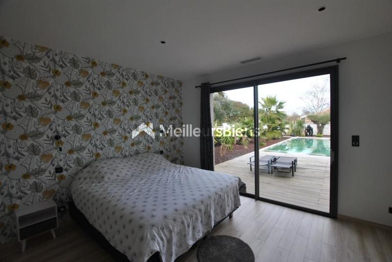 Propriété - 250 m² - 8 pièces