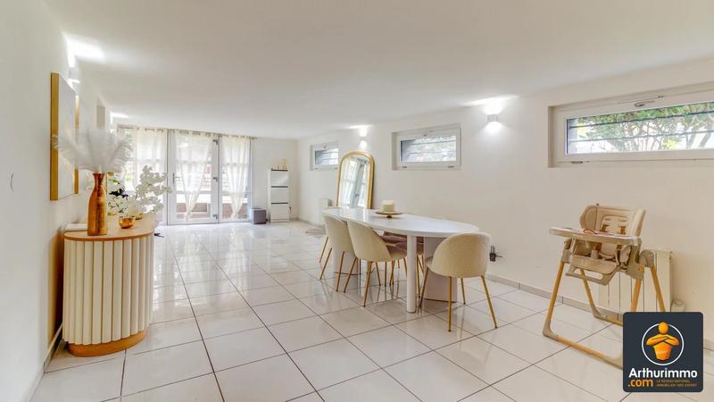 Appartement - 160 m² - 5 pièces