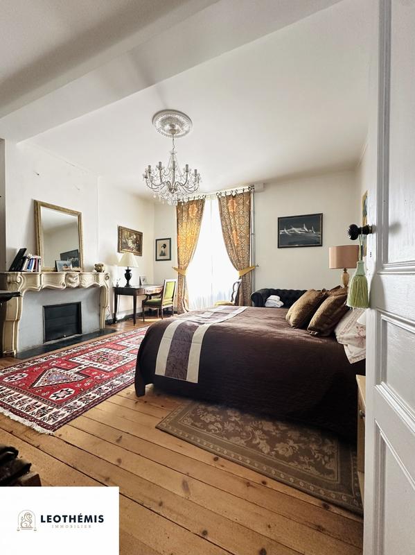 Maison - 362 m² - 14 pièces