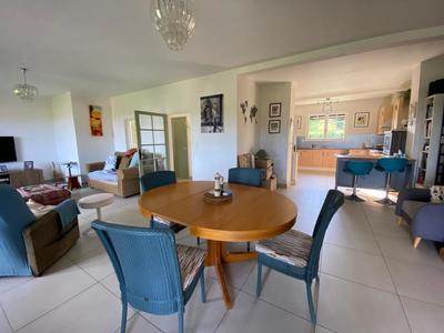 Maison - 244 m² - 7 pièces