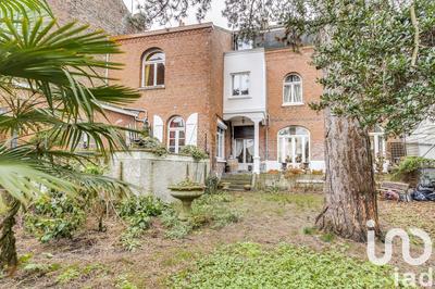 Maison - 250 m² - 5 pièces