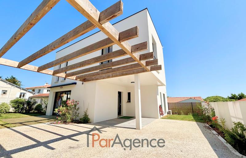 Maison - 104 m² - 4 pièces
