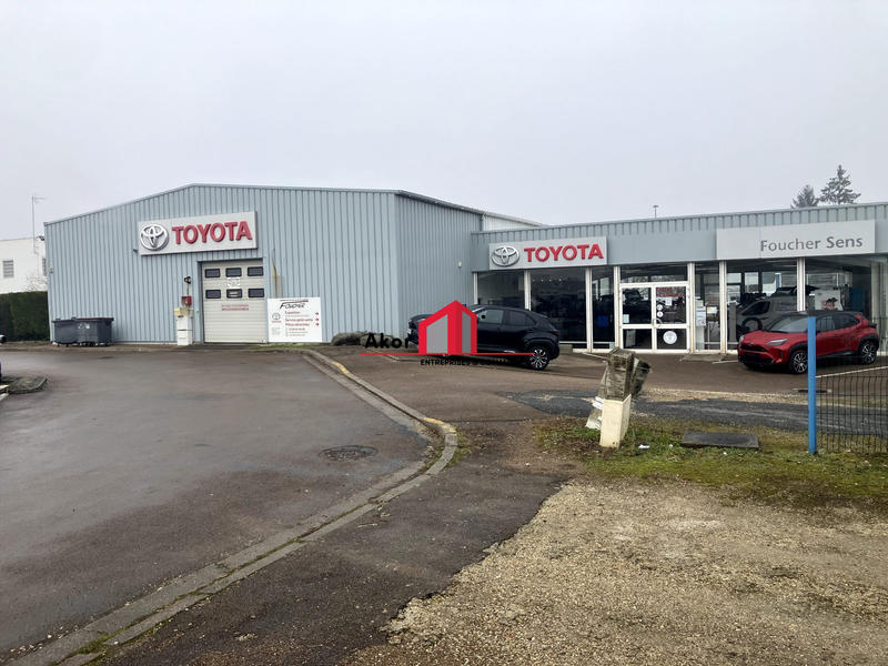 Local commercial - 750 m² - 4 pièces