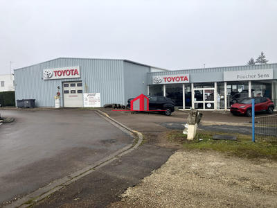 Local commercial - 750 m² - 4 pièces