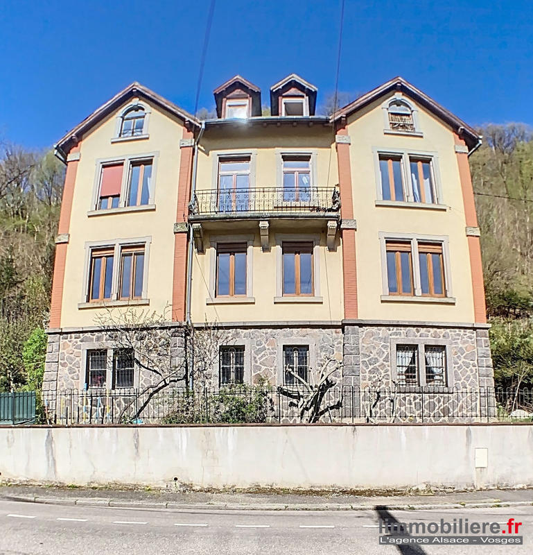 Maison traditionnelle - 200 m² - 8 pièces