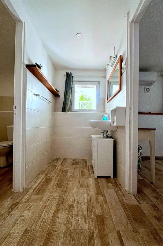 Maison - 240 m² - 8 pièces