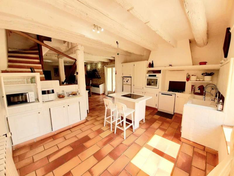 Maison - 217 m² - 15 pièces