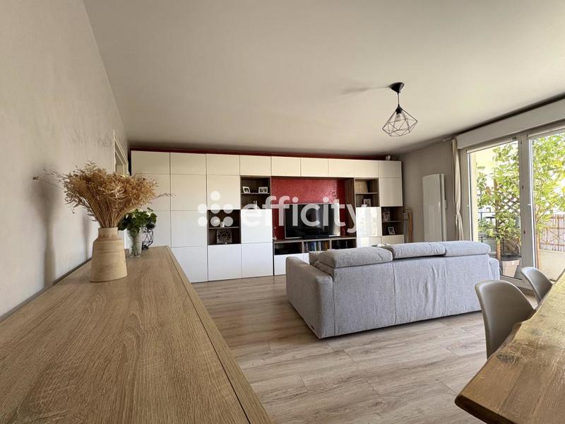 Appartement - 93 m² - 4 pièces