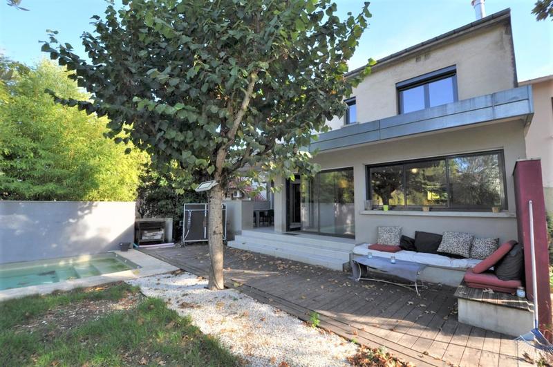 Maison de ville - 190 m² - 8 pièces