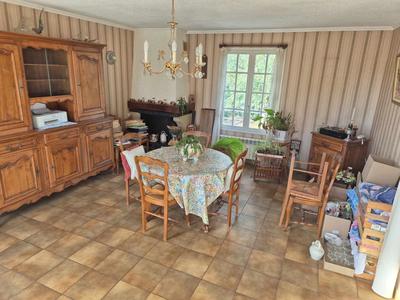 Maison - 90 m² - 5 pièces