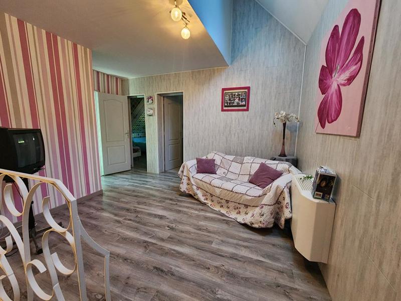 Maison - 246 m² - 7 pièces