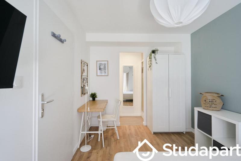 Chambre - 13 m² - 1 pièce