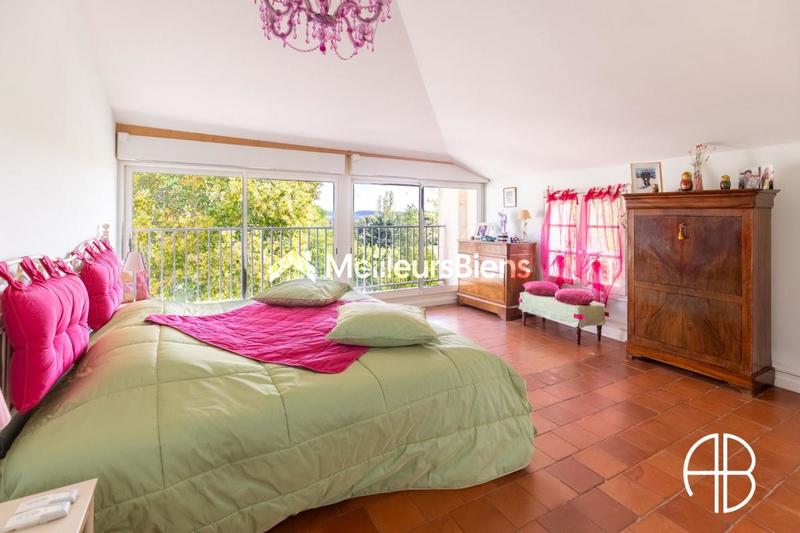 Maison - 288 m² - 13 pièces