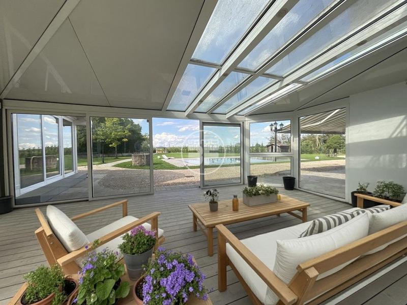 Villa - 486 m² - 11 pièces