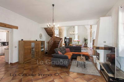 Maison - 269 m² - 9 pièces