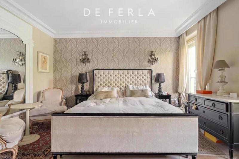 Villa - 370 m² - 12 pièces