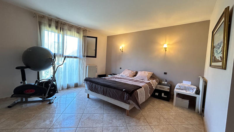 Maison - 190 m² - 6 pièces