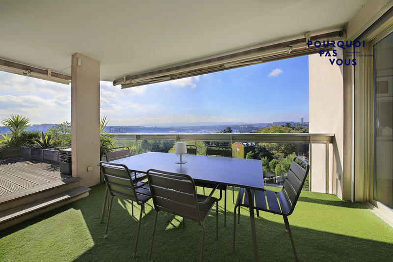 Appartement - 245 m² - 6 pièces