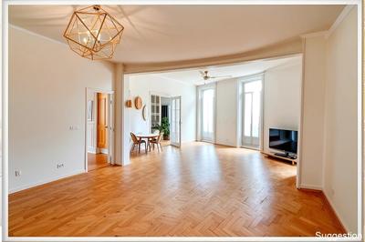 Appartement ancien - 130 m² - 4 pièces