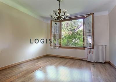 Maison - 268 m² - 6 pièces